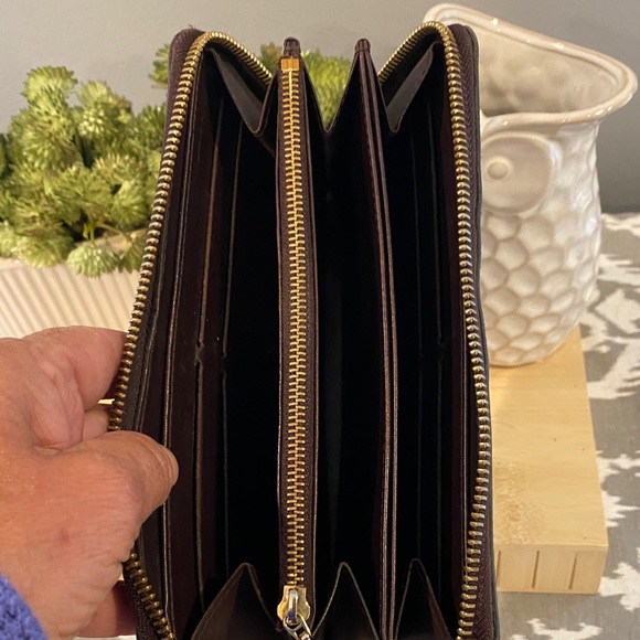 Louis Vuitton Vernis Amarante Patent Leather Zipper Wallet w/COA and Dust Bag - Picture 4 of 14